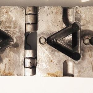 Make Your Own Molds – create lead products – Hilts LMCLAW-2 claw sinker mold